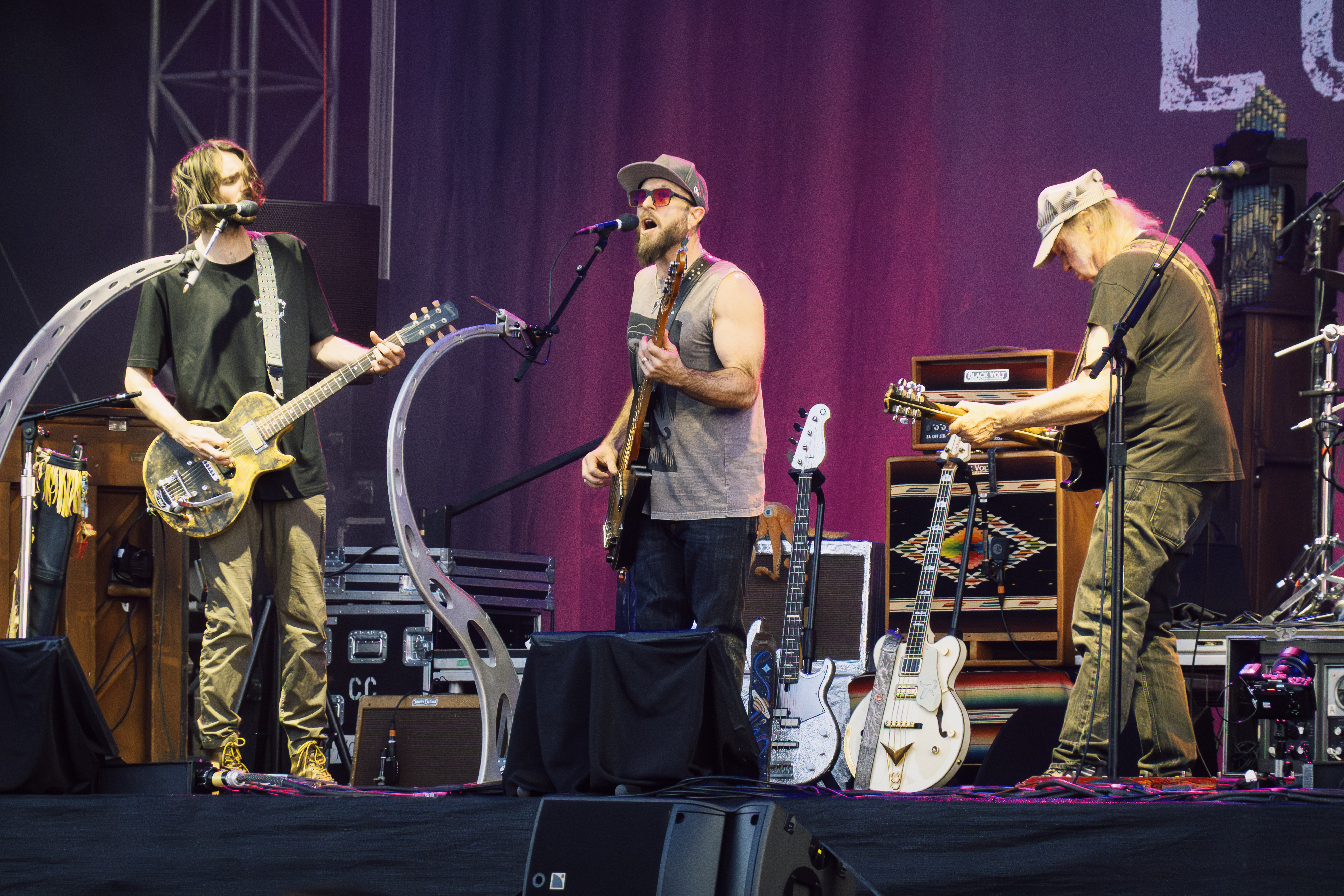 NeilYoungAndTheChromeHearts2025-07-04SparkassenparkMochengladbachGermany (14).jpg